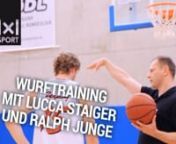 Sei dabei im Training des Basketball-Nationalspielers!nnMehr Trainingsvideos, Tipps und Informationen auf http://www.1x1sport.de/basketball-shooting-drillsnnJetzt erhältlich auf iTunes: https://itunes.apple.com/movie/basketball-shooting-drills/id928979491?uo=4&amp;at=11lsThnnAus dem Film BASKETBALL SHOOTING DRILLS &#124; Mit Nationalspieler Lucca Staiger, Jugendnationalspieler Malik Müller und Wurfdoktor Ralph Jungenn- Schritt für Schritt zum perfekten Wurfn- Wurftraining mit Nationalspieler Lucca