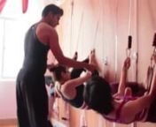 Yoga Bay (Flying yoga / Anti – Gravity yoga)nLà một kỹ thuật độc đáo trong đó sử dụng một chiếc vải đu treo lên trần để hỗ trợ trọng lượng của cơ thể. Bạn hoàn toàn có thể chinh phục được những thách thức của yoga qua những động tác truyền thống khó như đảo ngược và uốn cong lưng xuống sâu mà không cần quá nỗ lực, không dồn trọng lượng lên xương sống do có sự hỗ trợ của hệ