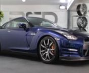 Gorgeous Daytona Blue pearl coachwork, touchscreen satellite navigation with reverse camera, inbuilt speed camera detection, heated black half leather sports leather interior, electric seats, Bose hi fi with HDD music box system, dual zone climate control with air conditioning, 20