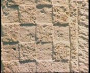 Nova Basčanska ploča je redizajn ili poruke i izgleda: 12. u 21. stoljeće...Baščanska ploča s trinaest redaka glagoljskoga teksta u kojemu se spominje kralj Zvonimir i biljnim frizom u gornjem rubu bila mi je predslika za novi dizajn ili redizajn veličine 200 x 150 cm u bijeloj boji s frizom kvadrata u gornjem rubu (umjesto biljnonog ornamenta) sa suvremenim tekstom:
