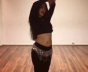 Hot Indian girl belly dancing on the song Dilbar .