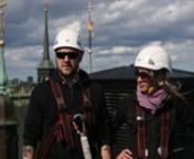 The Ship reaches area in Stockholm, which wakens some memories for Gustavs And Marta about the time they both had there 4 months earlier - in ecological housing district Hammarby. Later they see performance acts by their shipmates and climb on the roofs of Gamla Stan in downtown Stockholm.