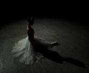 female-ballet-dancer-at-a-rehearsal-on-dark-stage_bm7hjym0_1080__D.mp4 from hjym