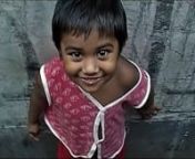A three-year-old boy named Bilal lives with his blind parents in the slums of Kolkata. Although he is very little, he already knows a lot about life and plays an important role in his family.nnnn#Click