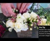 How to arrange your own DIY wedding flower centerpieces