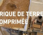 La technique avec des briques de terre comprimée (BTC) se présente sous toutes ses coutures à l&#39;occasion du chantier de construction du Pôle culturel de Cornebarrieu en Haute-Garonne.n�n---------nLa technique de fabrication de briques de terre comprimée (BTC) est issue de la rencontre entre celle de l’adobe, brique de terre crue moulée à l&#39;état plastique, et celle du pisé, terre humide compactée par couches successives. Terre humide et peu argileuse, elle est comprimée dans un mou