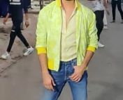 SHAHID KAPOOR AND MRUNAL THAKURSPOTTED AT KAPIL SHARMA SHOW PROMOTING JERSEY from kapil show