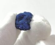 SV380EEFnSmall but nice Azurite crystal. A doubly terminated floater, it forms a rosette and bears the &#39;signature&#39; of the locality, namely a Cuprite crystal pseudomorphed by Malachite. The omnipresent whitish granules of Barite are also there.nChessy is the type locality for Azurite.nChessy-les-Mines, Les Bois d&#39;Oingt, Villefranche-sur-Saône, Rhône, Auvergne-Rhône-Alpes FrancennSpecimen size: 1.3 x 1.3 x 1 cmnnType locality