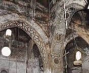 Il video racconta il restauro delle pitture murali della Madrasa Amiriya (1504) di Radà, Yemen. L&#39;intervento è stato eseguito dal Centro di Conservazione Archeologica (CCA ) di Roma diretto da Roberto Nardi. Il progetto è stato premiato con l&#39;Aga Khan Award per l&#39;architettura 2007.
