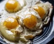Nothing beats a plate of fried eggs to start the day — but one common mistake is all it takes to ruin both your breakfast and your morning.