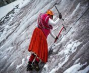 Four Indigenous Aymara climbers hope to become the first Bolivian women to summit Mount Everest. They plan on wearing the traditional pollera, once a symbol of oppression dating back to the 16th century.