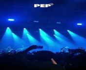 Look: Pinoy fans sing along with Wave To Earth as the Korean band performs “Peach Eyes” at Manila concert.&#60;br/&#62;&#60;br/&#62;#wavetoearth #peachyeyes #pepjams&#60;br/&#62;&#60;br/&#62;Video: Rachelle Siazon&#60;br/&#62;&#60;br/&#62;Subscribe to our YouTube channel! https://www.youtube.com/@pep_tv&#60;br/&#62;&#60;br/&#62;Know the latest in showbiz at http://www.pep.ph&#60;br/&#62;&#60;br/&#62;Follow us! &#60;br/&#62;Instagram: https://www.instagram.com/pepalerts/ &#60;br/&#62;Facebook: https://www.facebook.com/PEPalerts &#60;br/&#62;Twitter: https://twitter.com/pepalerts&#60;br/&#62;&#60;br/&#62;Visit our DailyMotion channel! https://www.dailymotion.com/PEPalerts&#60;br/&#62;&#60;br/&#62;Join us on Viber: https://bit.ly/PEPonViber&#60;br/&#62;&#60;br/&#62;Watch us on Kumu: pep.ph
