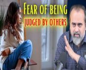 ~~~~~&#60;br/&#62;&#60;br/&#62;Video Information: 04.04.23, ITM-Mumbai (Online), Greater Noida&#60;br/&#62;&#60;br/&#62;Context:&#60;br/&#62;Why do people fear being judged by others?&#60;br/&#62;How do I get over my fear of being judged by others?&#60;br/&#62;What is Glossophobia?&#60;br/&#62;What does it mean by judging others?&#60;br/&#62;What is the purpose of judging others?&#60;br/&#62;What is judging behavior?&#60;br/&#62;&#60;br/&#62;Music Credits: Milind Date &#60;br/&#62;~~~~~&#60;br/&#62;&#60;br/&#62;#acharyaprashant #judgingothers #fearofjudging&#60;br/&#62;