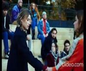 Carla and Berenice lesbian kiss scene (Ici tout commence) from tout le monde joue