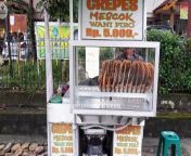 Crepes is made from wheat flour and rice flour and mixed with other ingredients into a liquid dough then fried in a hot pan without oil&#60;br/&#62;&#60;br/&#62;#kuliner #jajanan #makananindonesia #streetfood #indonesianstreetfood #asianfood #asianstreetfood #delicious #yummy #tasty #flavor #viral