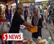The hike in the rental price for Ramadan bazaar sites has affected traders’ operation costs, says Datuk Seri Anwar Ibrahim.&#60;br/&#62;&#60;br/&#62;The Prime Minister said the increased fees are particularly challenging for traders who use agents instead of dealing directly with the local authorities.&#60;br/&#62;&#60;br/&#62;Read more at https://tinyurl.com/3dscx27k&#60;br/&#62;&#60;br/&#62;WATCH MORE: https://thestartv.com/c/news&#60;br/&#62;SUBSCRIBE: https://cutt.ly/TheStar&#60;br/&#62;LIKE: https://fb.com/TheStarOnline