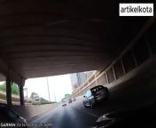 Shocking dashcam footage surfaced over the weekend of a Dallas crash involving six cars, followed by a group of men walking away from the scene.&#60;br/&#62;#news #car #dallas&#60;br/&#62;Police are looking for Kansas City Chiefs wide receiver Rashee Rice in connection to a multiple-vehicle accident that occurred on Saturday evening, sources confirm.&#60;br/&#62;Dallas police are reportedly looking to speak with Kansas City Chiefs wide receiver Rashee Rice after two luxury cars were involved in a high-speed crash and the occupants of the vehicles walked away from the scene.&#60;br/&#62;The Corvette tries to pass a car in the left shoulder. The Lamborghini rockets into the picture from behind. The Lamborghini spins to a stop after the collision.&#60;br/&#62;&#60;br/&#62;https://www.artikelkota.com/2024/04/dallas-two-luxury-cars-were-involved-in.html&#60;br/&#62;https://youtu.be/sLU0RefhIVI?si=UGi-1IXzsuN1-p1Q