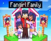 Having a FAN GIRL FAMILY in Minecraft! from minecraft net server download 1 14