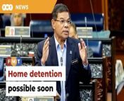 Home minister Saifuddin Nasution Ismail says the Licensed Prisoner Release initiative will apply to selected inmates serving four years or less.&#60;br/&#62;&#60;br/&#62;&#60;br/&#62;Read More: &#60;br/&#62;https://www.freemalaysiatoday.com/category/nation/2024/03/02/govt-agrees-to-home-detention-for-some-prisoners-says-minister/&#60;br/&#62;&#60;br/&#62;Laporan Lanjut: &#60;br/&#62;https://www.freemalaysiatoday.com/category/bahasa/tempatan/2024/03/02/kerajaan-secara-prinsip-setuju-hukuman-tahanan-rumah-kata-menteri/&#60;br/&#62;&#60;br/&#62;Free Malaysia Today is an independent, bi-lingual news portal with a focus on Malaysian current affairs.&#60;br/&#62;&#60;br/&#62;Subscribe to our channel - http://bit.ly/2Qo08ry&#60;br/&#62;------------------------------------------------------------------------------------------------------------------------------------------------------&#60;br/&#62;Check us out at https://www.freemalaysiatoday.com&#60;br/&#62;Follow FMT on Facebook: https://bit.ly/49JJoo5&#60;br/&#62;Follow FMT on Dailymotion: https://bit.ly/2WGITHM&#60;br/&#62;Follow FMT on X: https://bit.ly/48zARSW &#60;br/&#62;Follow FMT on Instagram: https://bit.ly/48Cq76h&#60;br/&#62;Follow FMT on TikTok : https://bit.ly/3uKuQFp&#60;br/&#62;Follow FMT Berita on TikTok: https://bit.ly/48vpnQG &#60;br/&#62;Follow FMT Telegram - https://bit.ly/42VyzMX&#60;br/&#62;Follow FMT LinkedIn - https://bit.ly/42YytEb&#60;br/&#62;Follow FMT Lifestyle on Instagram: https://bit.ly/42WrsUj&#60;br/&#62;Follow FMT on WhatsApp: https://bit.ly/49GMbxW &#60;br/&#62;------------------------------------------------------------------------------------------------------------------------------------------------------&#60;br/&#62;Download FMT News App:&#60;br/&#62;Google Play – http://bit.ly/2YSuV46&#60;br/&#62;App Store – https://apple.co/2HNH7gZ&#60;br/&#62;Huawei AppGallery - https://bit.ly/2D2OpNP&#60;br/&#62;&#60;br/&#62;#FMTNews #HomeDetention #Prisoners #HomeMinistry #SaifuddinNasutionIsmail