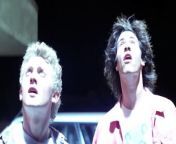 Bill and Ted are high school buddies starting a band. They are also about to fail their history class—which means Ted&#124; dG1fc0Z5MTdhdXVLMDg