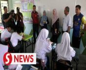 There are 86 ‘high-density schools’ across the country that face overcrowding, compromising education quality, says Fadhlina Sidek.&#60;br/&#62;&#60;br/&#62;The Education Minister said after her visit to Sekolah Menengah Kebangsaan (SMK) Meru during a programme to tackle school density and access to education in the Klang district on Monday (April 29) that the ministry is evaluating each school individually to decide on the best solutions necessary to reduce classroom congestion and improve education quality.&#60;br/&#62;&#60;br/&#62;Read more at https://tinyurl.com/3zstry37&#60;br/&#62;&#60;br/&#62;WATCH MORE: https://thestartv.com/c/news&#60;br/&#62;SUBSCRIBE: https://cutt.ly/TheStar&#60;br/&#62;LIKE: https://fb.com/TheStarOnline