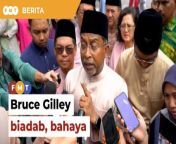 Prime Minister Anwar Ibrahim described American scholar Bruce Gilley as a “mediocre scholar” who should not have been brought in as a visiting professor at Universiti Malaya. &#60;br/&#62;&#60;br/&#62;Read More: &#60;br/&#62;https://www.freemalaysiatoday.com/category/nation/2024/04/26/gilley-a-mediocre-scholar-says-anwar/&#60;br/&#62;&#60;br/&#62;Free Malaysia Today is an independent, bi-lingual news portal with a focus on Malaysian current affairs.&#60;br/&#62;&#60;br/&#62;Subscribe to our channel - http://bit.ly/2Qo08ry&#60;br/&#62;------------------------------------------------------------------------------------------------------------------------------------------------------&#60;br/&#62;Check us out at https://www.freemalaysiatoday.com&#60;br/&#62;Follow FMT on Facebook: https://bit.ly/49JJoo5&#60;br/&#62;Follow FMT on Dailymotion: https://bit.ly/2WGITHM&#60;br/&#62;Follow FMT on X: https://bit.ly/48zARSW &#60;br/&#62;Follow FMT on Instagram: https://bit.ly/48Cq76h&#60;br/&#62;Follow FMT on TikTok : https://bit.ly/3uKuQFp&#60;br/&#62;Follow FMT Berita on TikTok: https://bit.ly/48vpnQG &#60;br/&#62;Follow FMT Telegram - https://bit.ly/42VyzMX&#60;br/&#62;Follow FMT LinkedIn - https://bit.ly/42YytEb&#60;br/&#62;Follow FMT Lifestyle on Instagram: https://bit.ly/42WrsUj&#60;br/&#62;Follow FMT on WhatsApp: https://bit.ly/49GMbxW &#60;br/&#62;------------------------------------------------------------------------------------------------------------------------------------------------------&#60;br/&#62;Download FMT News App:&#60;br/&#62;Google Play – http://bit.ly/2YSuV46&#60;br/&#62;App Store – https://apple.co/2HNH7gZ&#60;br/&#62;Huawei AppGallery - https://bit.ly/2D2OpNP&#60;br/&#62;&#60;br/&#62;#FMTNews #AnwarIbrahim #BruceGilley #MedioocreScholar #UniversitiMalaya #Controversy